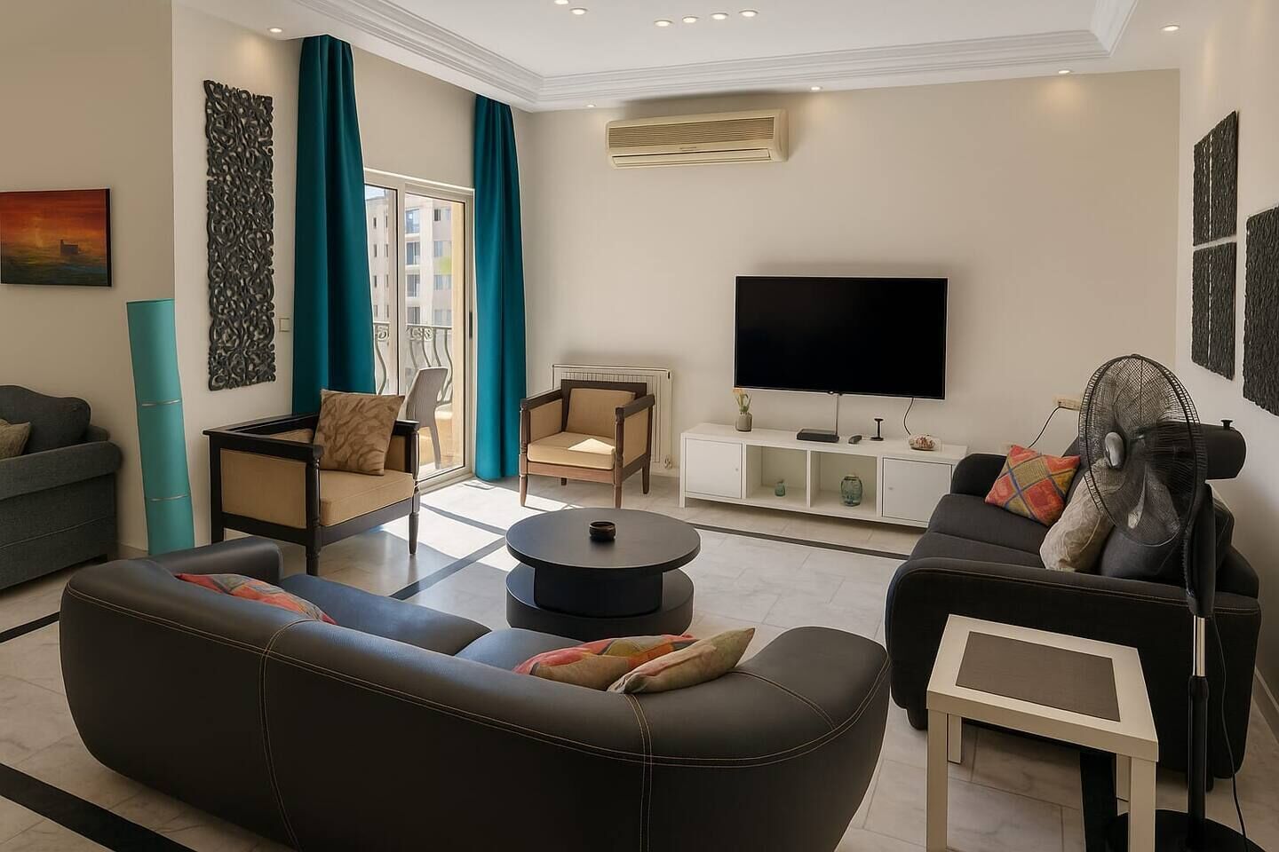 Familienapartment, Balkon, Stadtblick | Wohnbereich