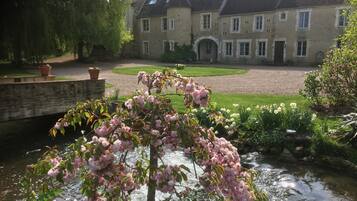 Enceinte de lâhĂ©bergement