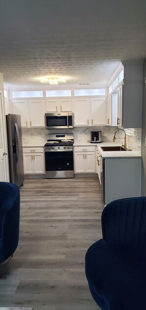 Microwave, oven, stovetop, dishwasher