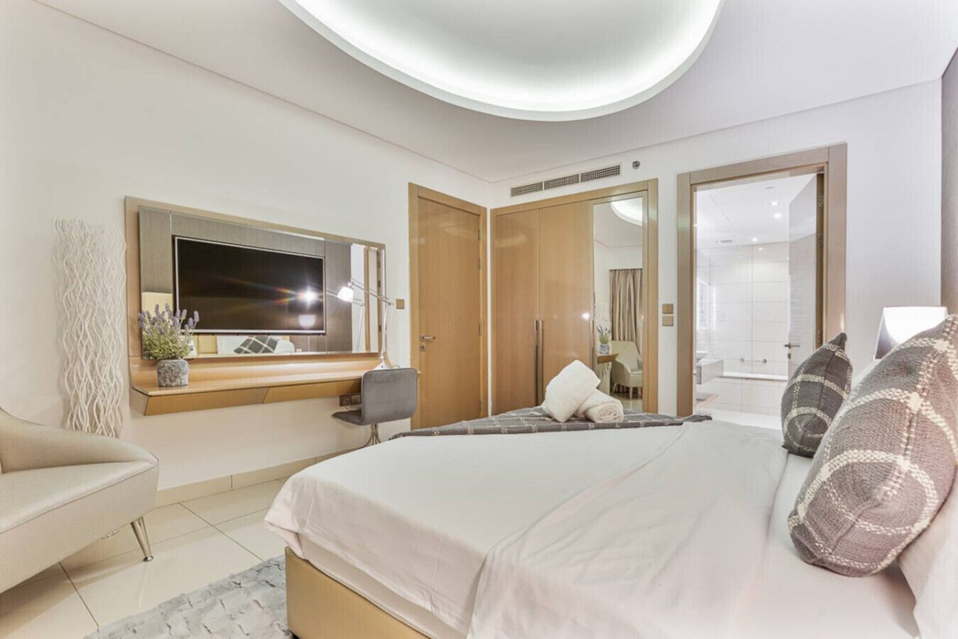 1 bedroom, desk, iron/ironing board, WiFi