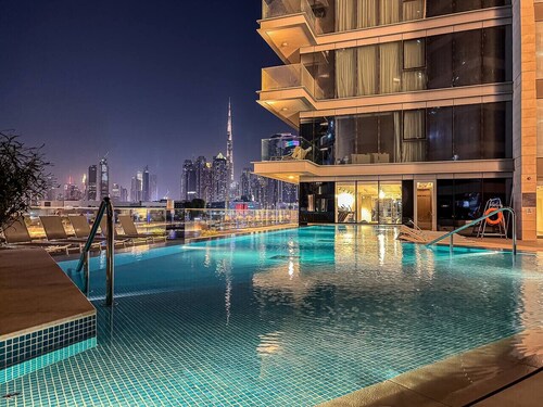 Serene Canal Escape | Spacious 3BR + Maid Apt