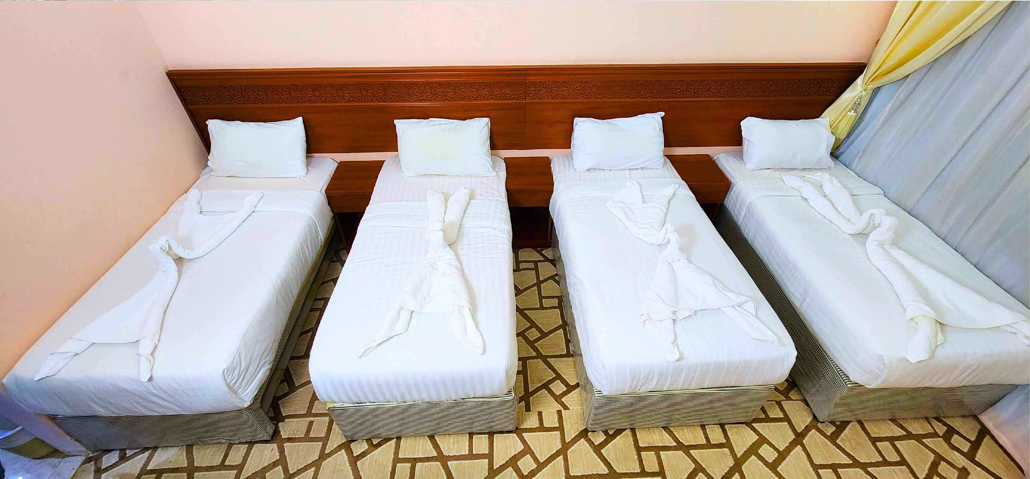 四人房 | 免费 WiFi