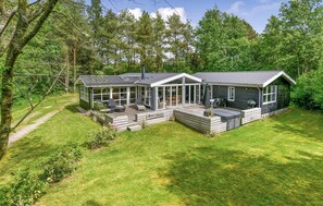 Exterior - Amazing home in Blåvand with sauna (Blåvand)