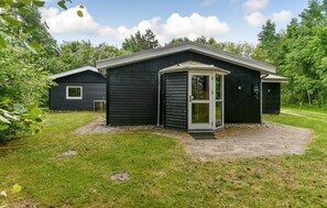 Exterior - Nice home in Blåvand with sauna (Bl åvand)