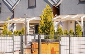 المنطقة المحيطة بالمنشأة