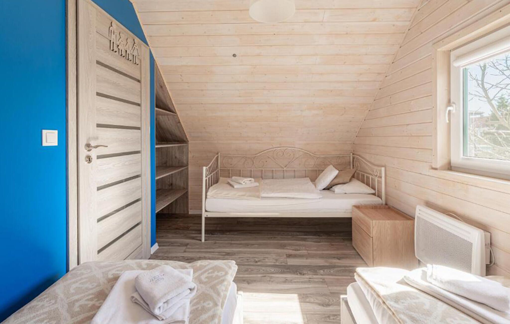 2 عدّة غرف نوم وسرير سفر وواي فاي مجانًا