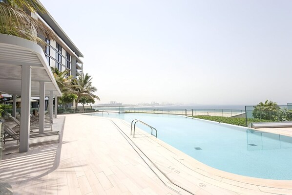 Outdoor pool - Bluewaters Residences -Bluewaters Island (Dubai)