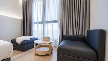 Habitación estándar doble, vistas a la ciudad | Escritorio, espacio para trabajar con un portátil, wifi gratis