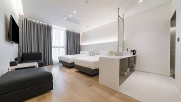 Deluxe Twin Room, City View | Desk, laptop workspace, free WiFi