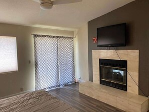 3 habitaciones, escritorio, tabla de planchar con plancha y wifi gratis