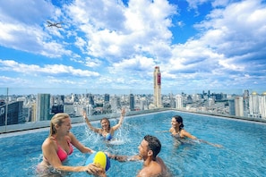 Apartment, 2 Bedrooms, Balcony, Garden View | Pool | Outdoor pool - Luxury Downtown Bangkok 2BR 2BA · Sky Pool Gym · 5min Walk to Siam Paragon (Bangkok)