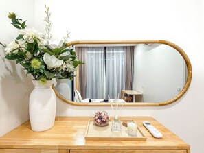 Apartamento, 2 quartos, sacada, vista para o jardim | Parte interna