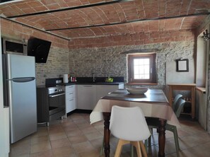 Micro-ondes, four, plaque de cuisson, lave-vaisselle