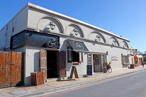 Apartment (2 Bedrooms) | Interior - 17 Megan's Place (Cape Town)