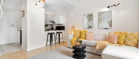 Apartment (0 Bedroom) | Interior