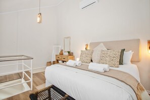 Apartment (0 Bedroom) | Interior - 104 Hideaway Loft Studio (Cape Town)