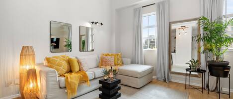 Apartment (0 Bedroom) | Front of property