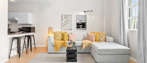 Apartment (0 Bedroom) | Interior