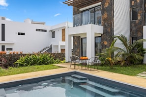 Apartment (3 Bedrooms) | Front of property