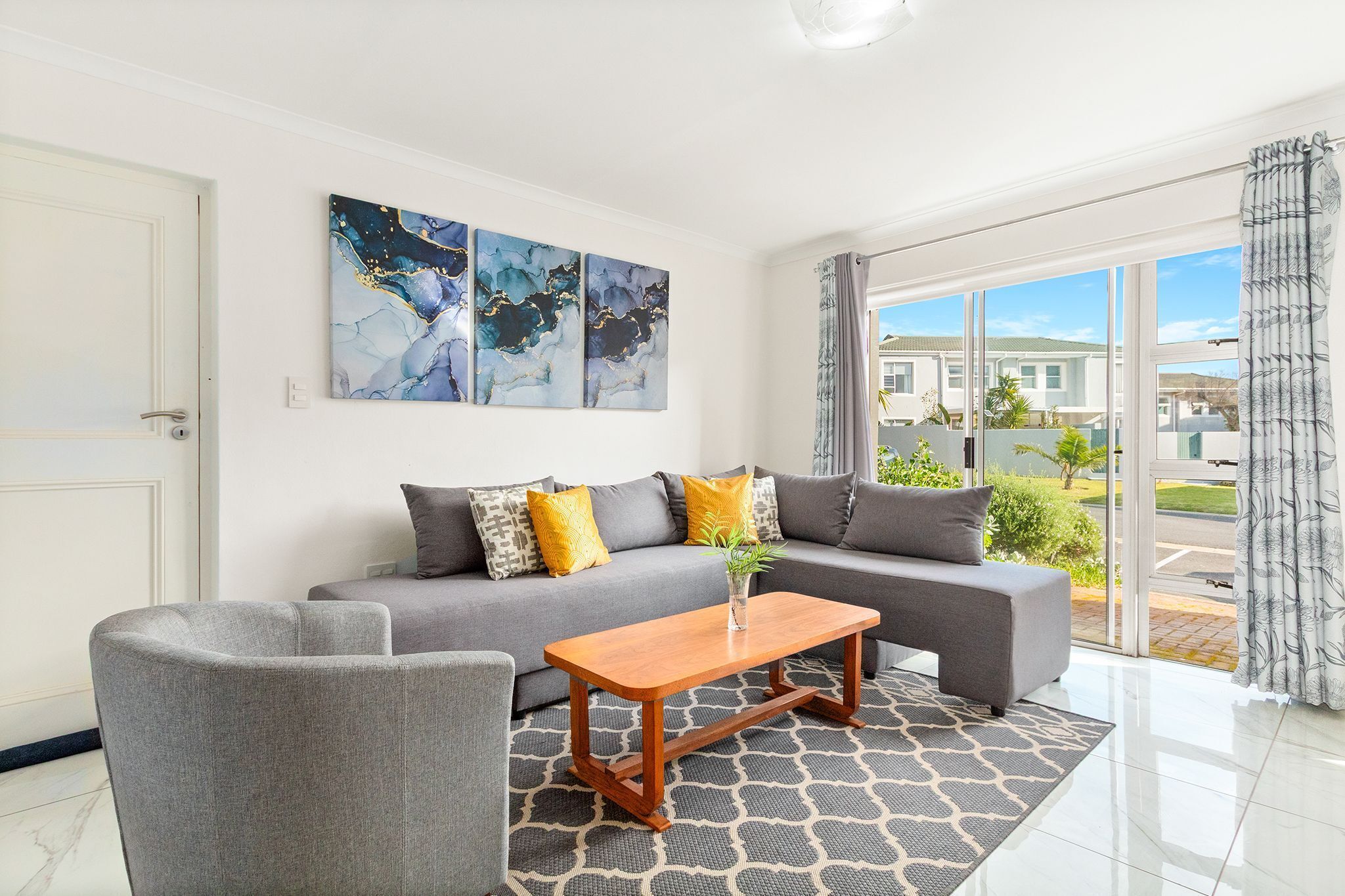 Apartment (2 Bedrooms) | Front of property