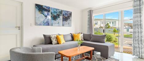 Apartment (2 Bedrooms) | Front of property