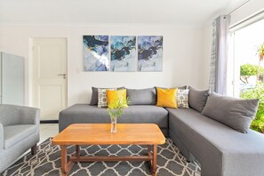 Apartment (2 Bedrooms) | Bahagian dalam