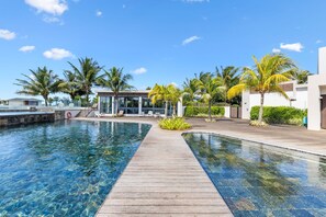 Apartment (3 Bedrooms) | Front of property - Azuri Soliflore 13 (Roches Noires)