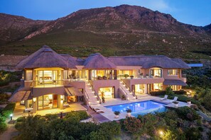 Interior - Villa Bizweni (Cape Town)