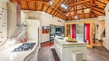 Rumah (4 Bedrooms) | Interior