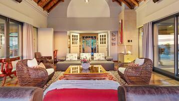 Rumah (4 Bedrooms) | Interior