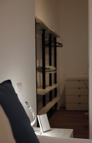 1 habitación, tabla de planchar con plancha, internet y ropa de cama 