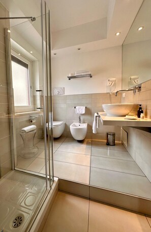 Shower, hair dryer, bidet, towels - Feel at home Just a short walk from the museum, lido station and harbor. (Reggio Calabria)