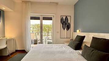 1 habitación, tabla de planchar con plancha, internet y ropa de cama