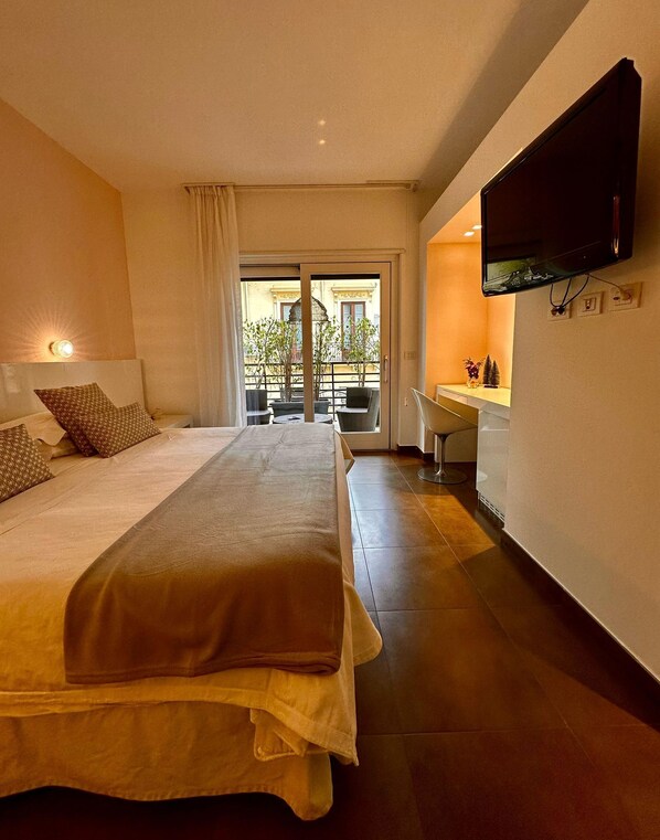 1 bedroom, iron/ironing board, internet, bed sheets