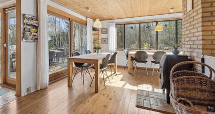 Cozy holiday home near beach and town life