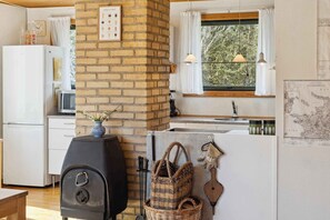 Frigorifero, forno, piano cottura, lavastoviglie