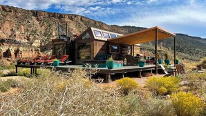 Exterior - Utah Tiny House for a King Sized Zion Glamping Escape (La Verkin)