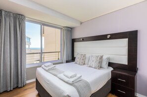 Iron/ironing board, free WiFi - Lagoon Beach 124A by CTHA (Kaapstad)