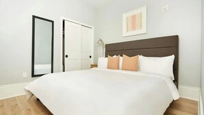 3 bedrooms, iron/ironing board, WiFi (free), bed sheets - Walk to Bourbon St, Riverfront Park, French Qtr | Canal St Stay | The Harlequin (New Orleans)