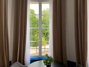 Interior - Elegant and chic hypercenter studio (Évreux)
