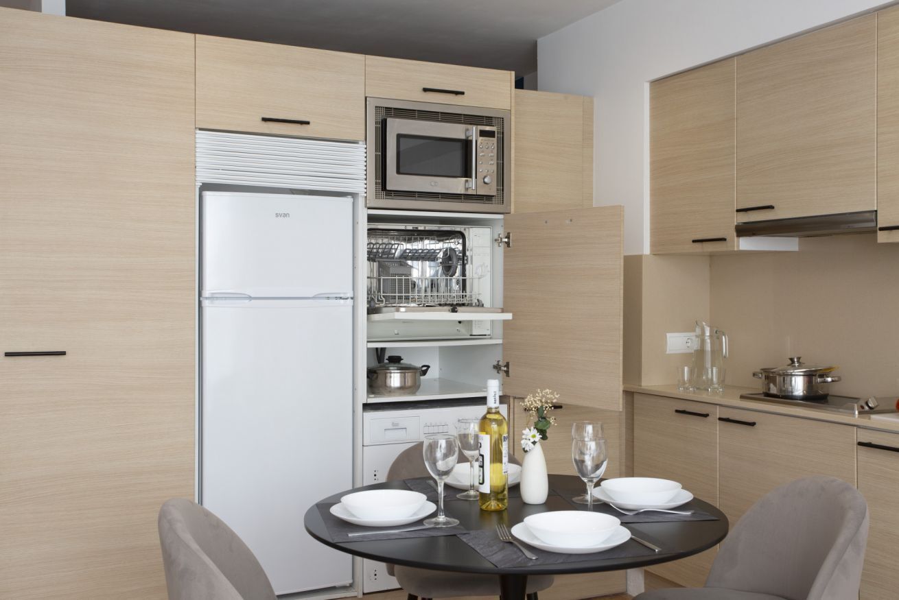 Micro-ondes, plaque de cuisson, lave-vaisselle