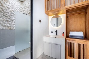 Hair dryer, towels - Luxe Private Pool Villa Santisya 4, 4min-beach by Orivista (Mengwi)