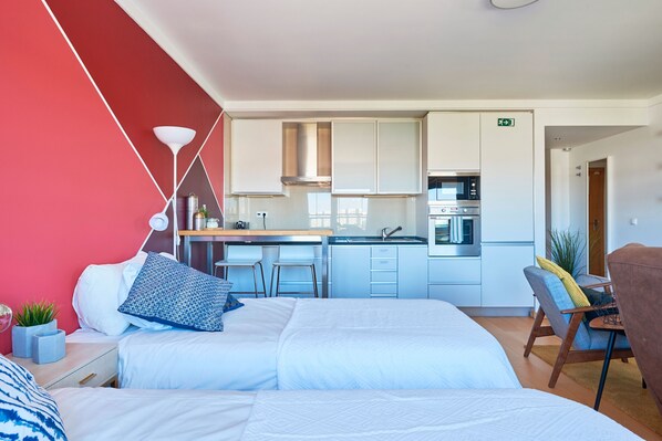 熨斗/熨衫板、Wi-Fi、床單