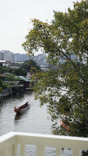 Suite - udsigt til kanal | Gratis Wi-Fi, sengetøj