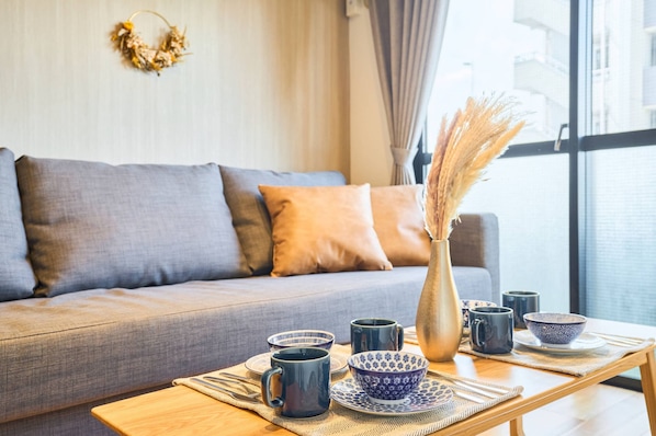 Appartement de base, non-fumeur, vue sur la ville (802) | Bureau, rideaux dâobscurcissement, fer et planche Ă repasser