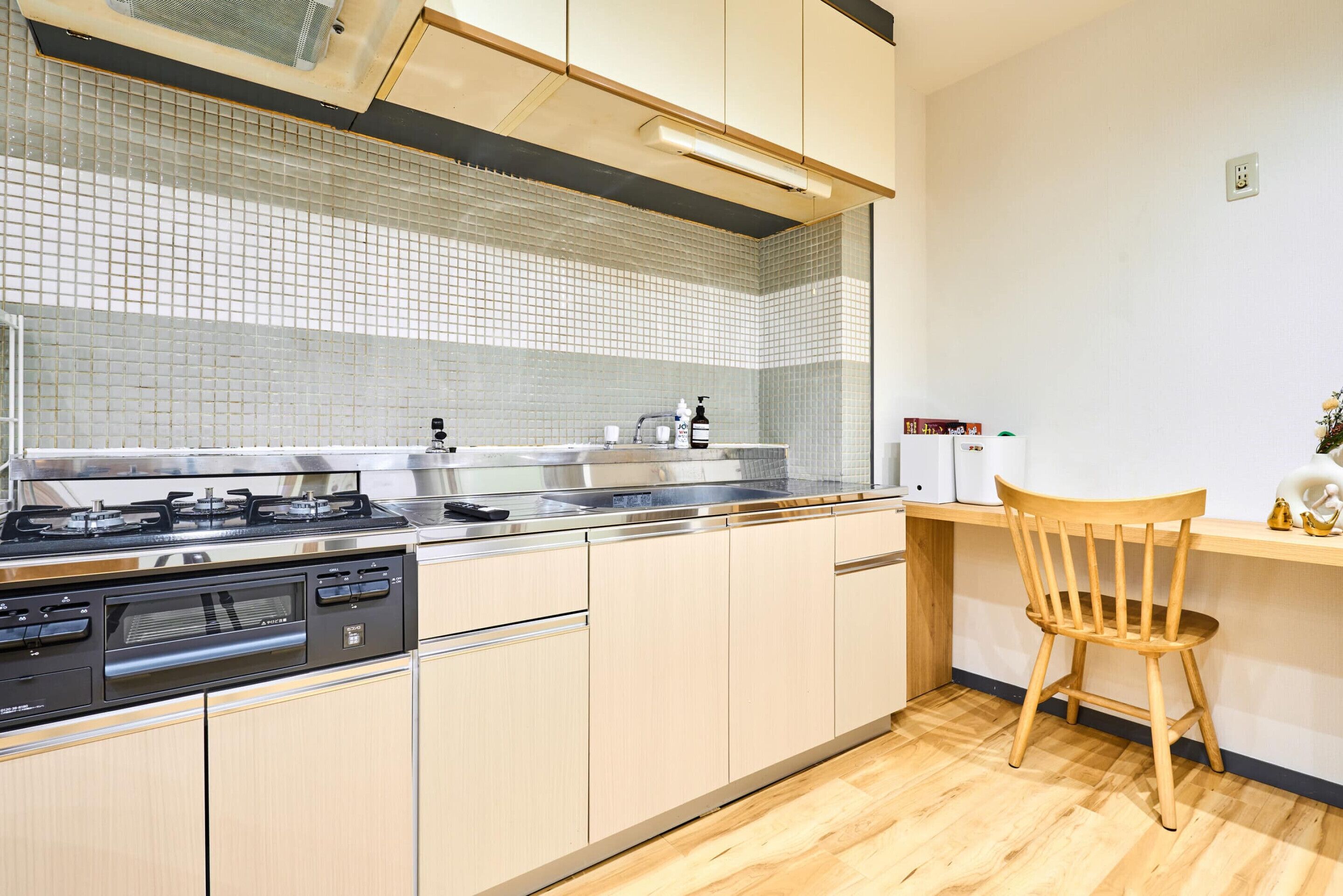 Basic Apartment, Non Smoking, City View (902) | Private kitchen | Full-sized fridge, microwave, stovetop, cookware/dishes/utensils