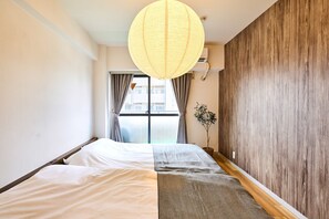 Apartemen Basic, Bebas Asap Rokok, pemandangan kota (902) | Meja kerja, tirai kedap cahaya, setrika/meja setrika, dan Wi-Fi gratis