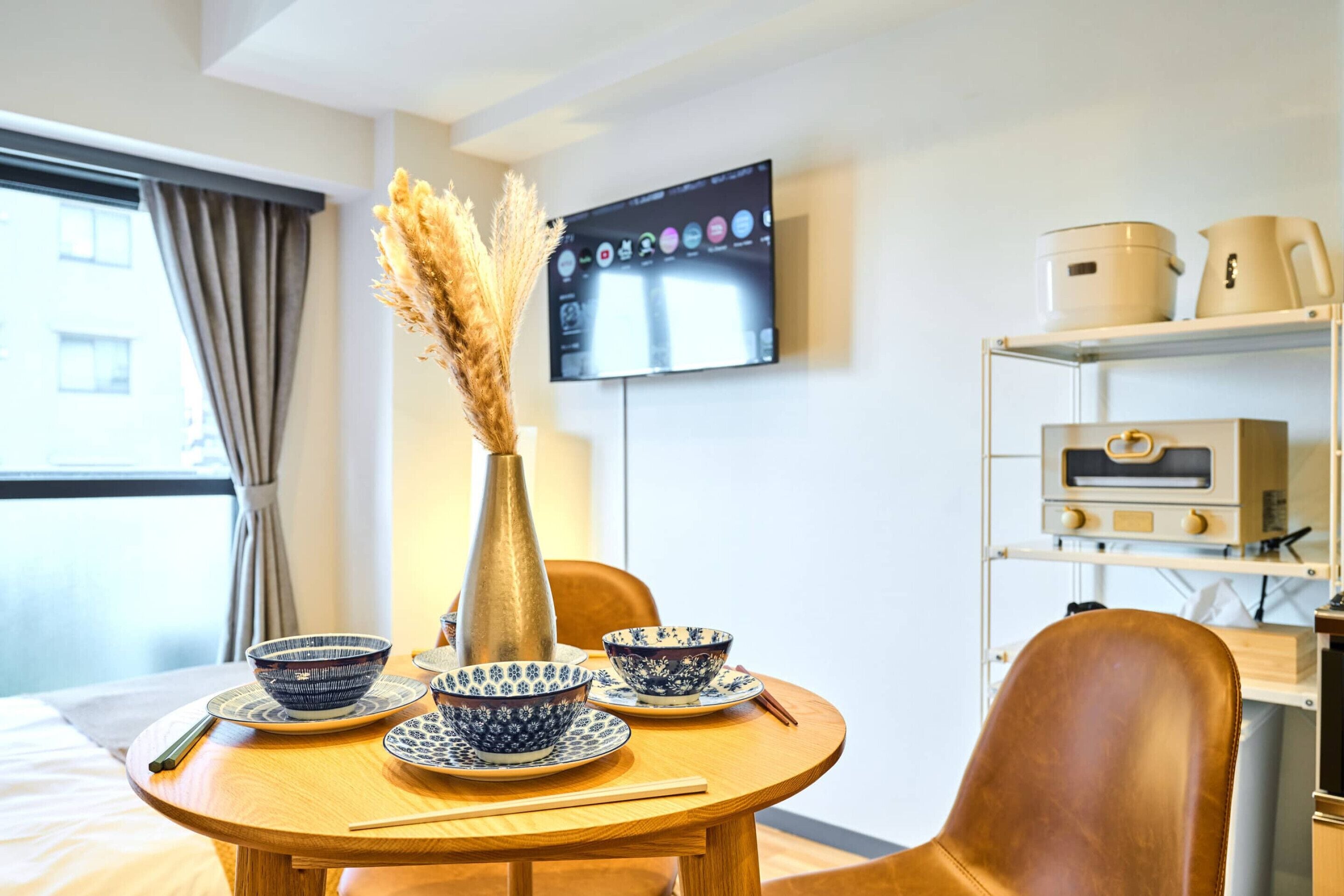 Leilighet – basic, ikke-røyk, byutsikt (902) | Oppholdsområde | En 32-tommers Flatskjerm-TV med digitale kanaler