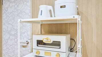 Basic Apartment, Non Smoking, City View (802) | Private kitchen