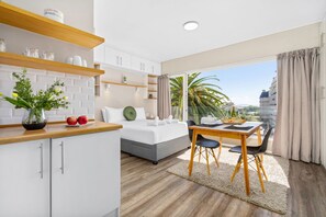 Apartment (0 Bedroom) | Bahagian dalam